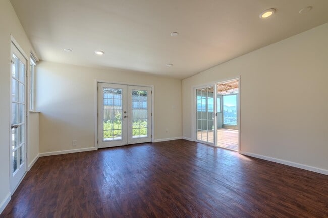 Building Photo - 401 Griffin Ave