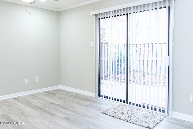 Building Photo - 7195 Sandy Creek Dr