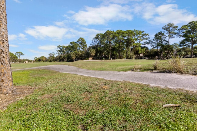 Building Photo - 1509 SW Mockingbird Cir