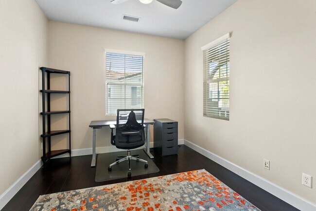 Building Photo - Amazing Ladera Ranch Townhome with Upgrades and a View!
