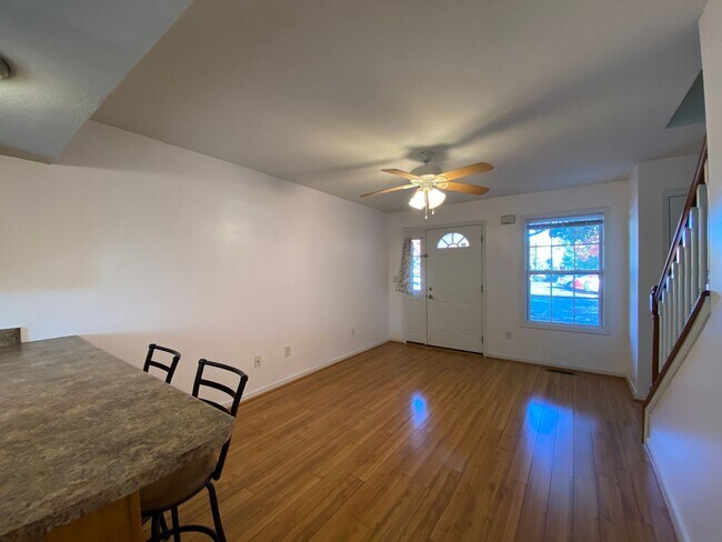 Building Photo - 2465 S Woolery Mill Dr