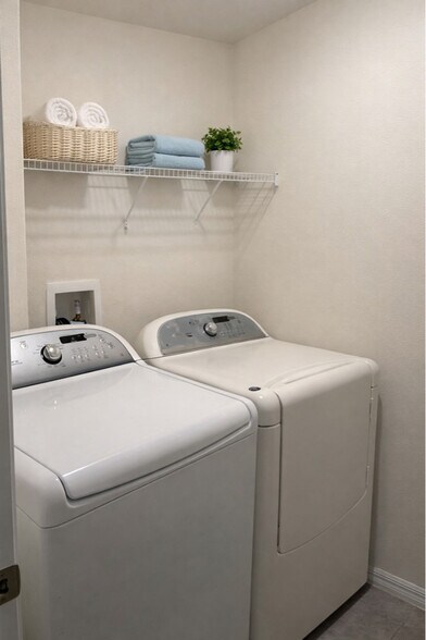 Building Photo - 3684 Diving Dove Ln