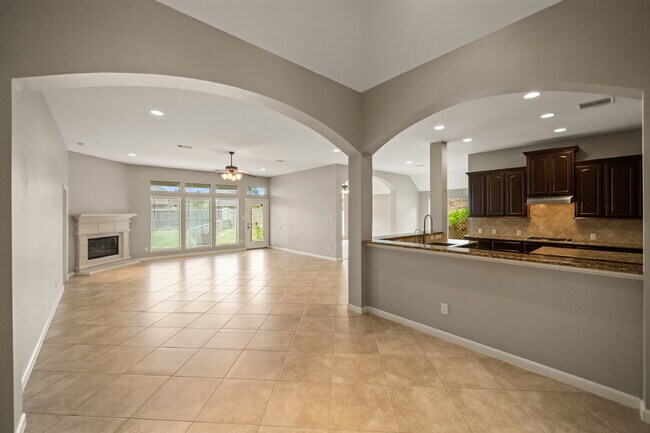 Building Photo - Move-in Ready!  Beautiful Perry Home One Story Home!