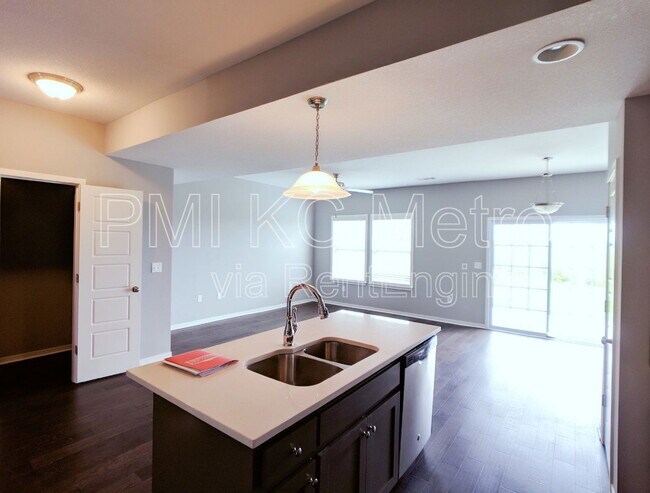 Building Photo - 16069 Fontana St