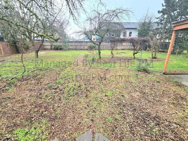 Building Photo - 3040 SE 136th Ave