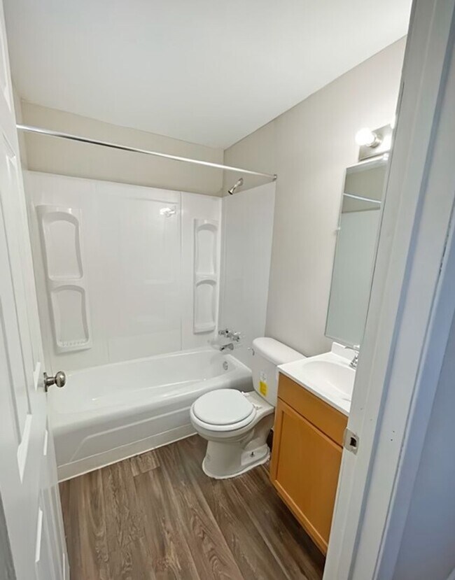 Interior Photo - 6533 S Beulah Rd