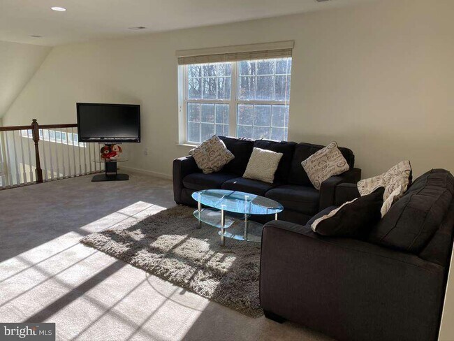 Building Photo - 119 Sirius Dr