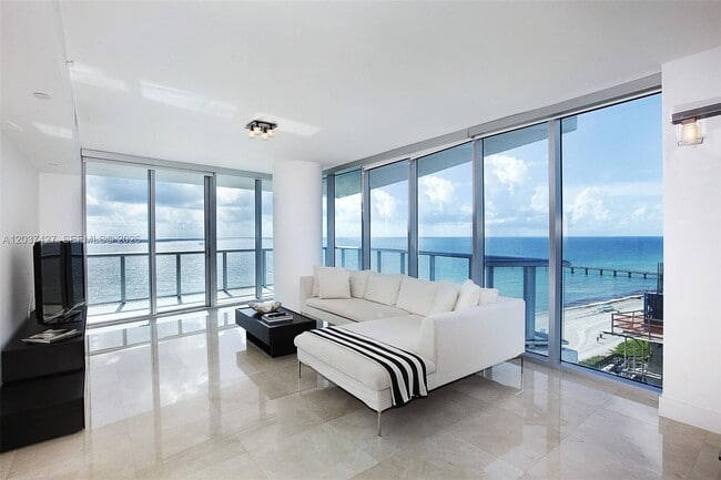 Building Photo - 17001 Collins Ave