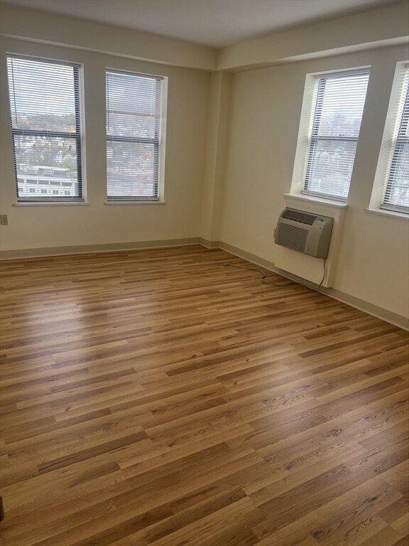 Building Photo - 750 Davol St