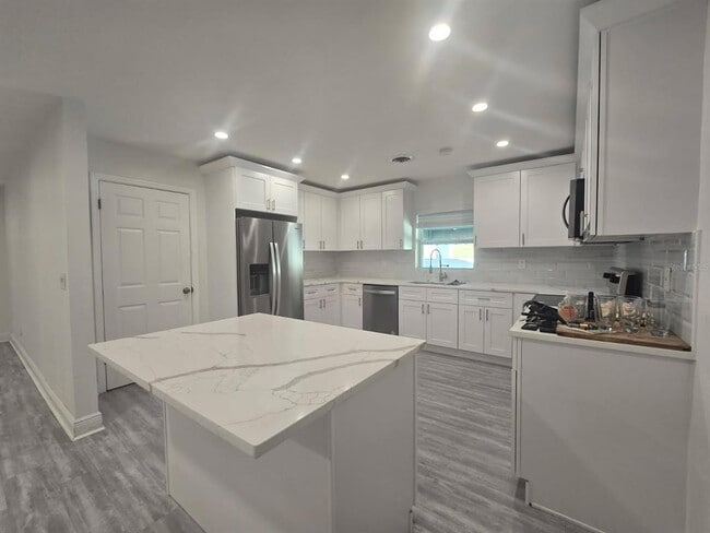 Building Photo - 2909 Hargill Dr
