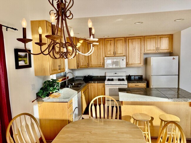 Building Photo - 904 Wapiti Dr