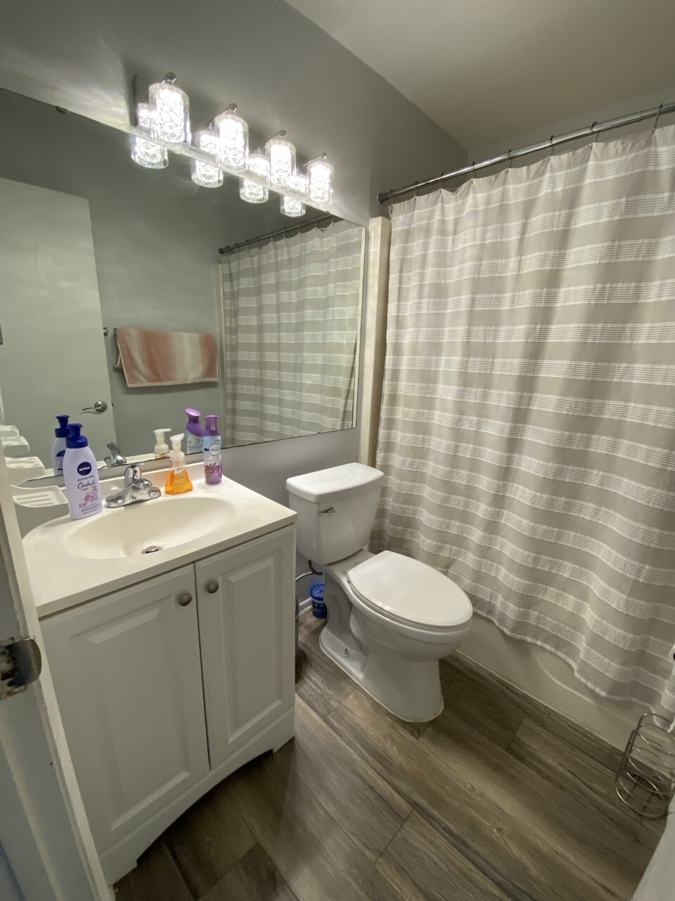 Building Photo - 1634 Stickney Point Rd