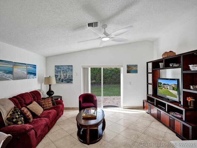 Building Photo - 1245 SW 46th Way