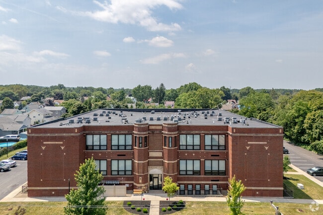 Building Photo - Willow Commons Apartments