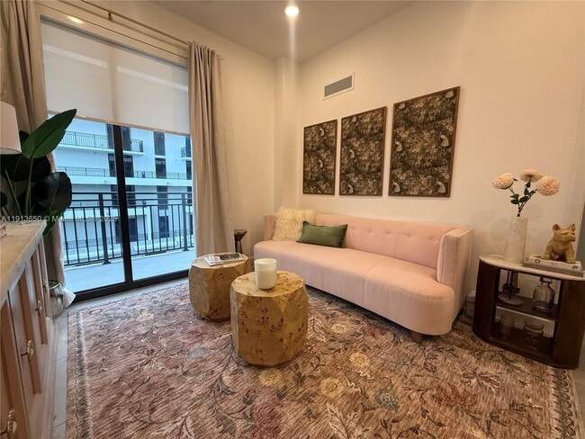 Building Photo - 2001 Van Buren St