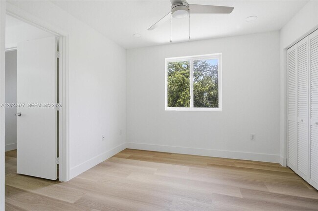 Building Photo - 82 SW 3rd Ct