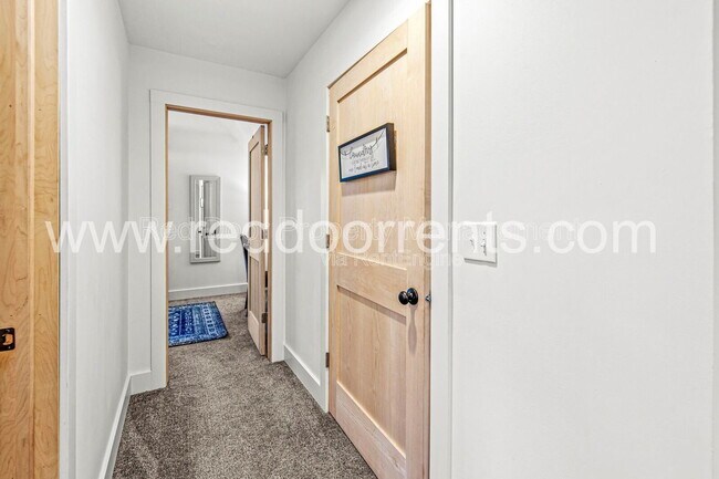 Building Photo - 1619 N Tacoma Ave