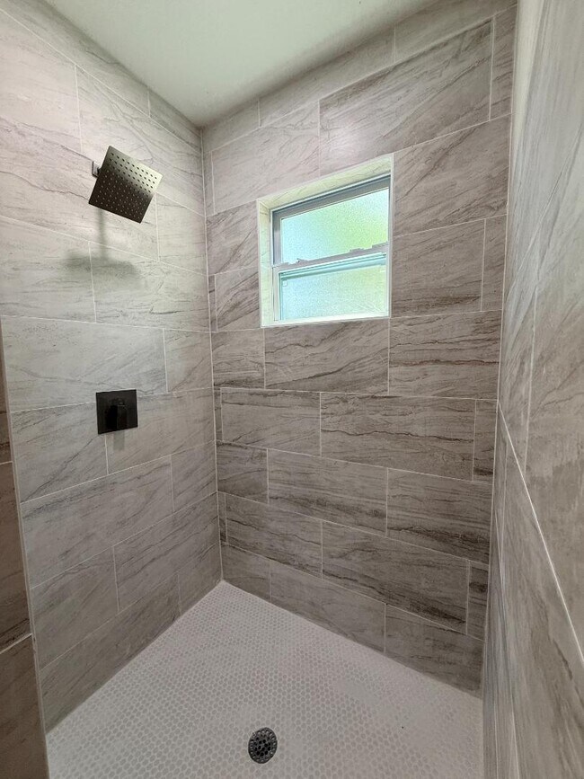 Building Photo - 2186 W G Martinelli Blvd