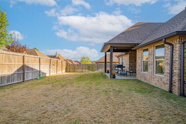 Building Photo - 1610 Olympic Drive