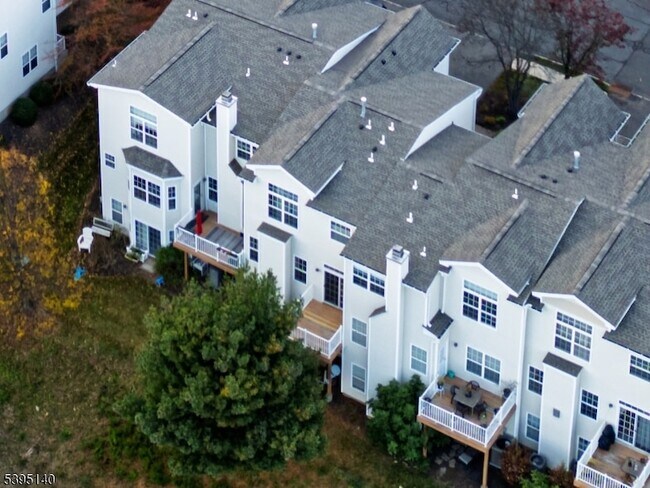 Building Photo - 105 Wallace Ct