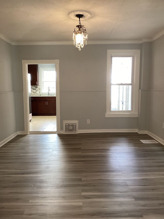 Building Photo - Beautifully Updated Half Duplex in the Boro