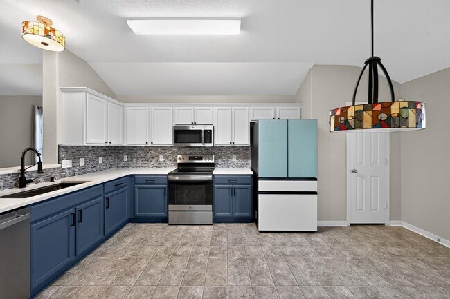 Building Photo - 13237 Pine Needle St