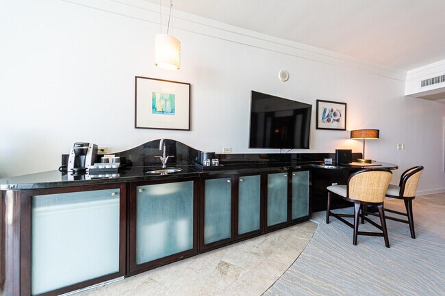 Building Photo - 4391 Collins Ave