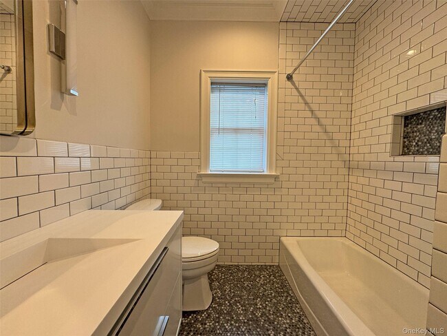 Building Photo - 30 High St