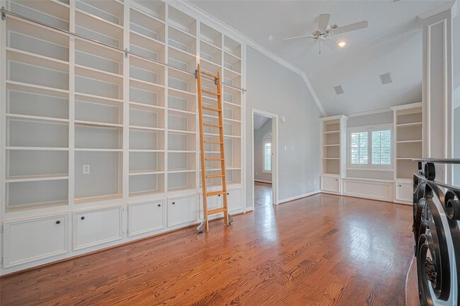 Building Photo - 5302 Fayette St
