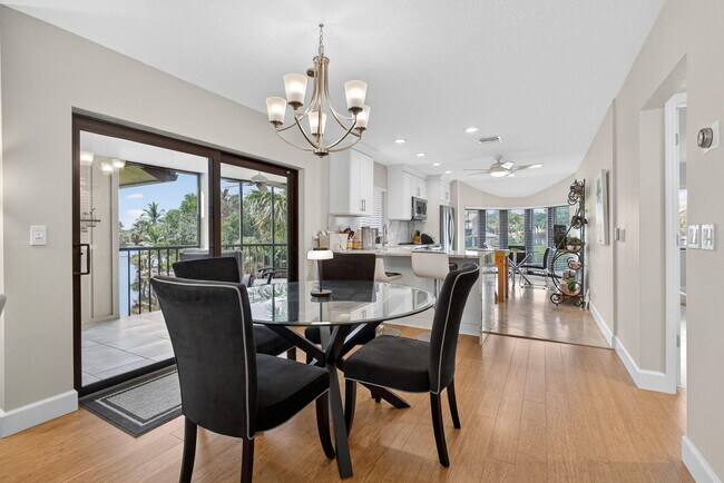 Building Photo - 16941 Waterbend Dr