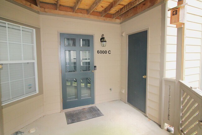 Building Photo - 6000 Gray Gate Ln