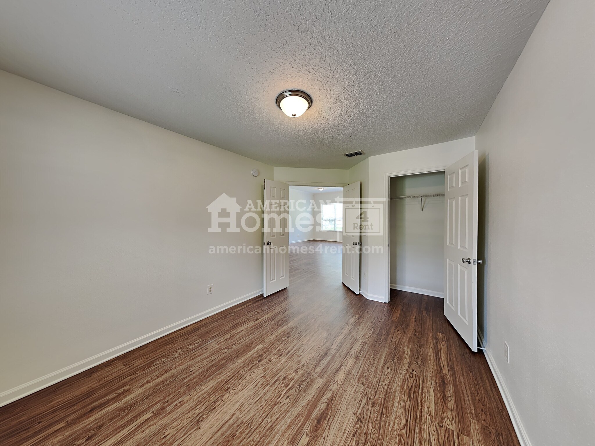 Building Photo - 224 N Lake Cunningham Ave