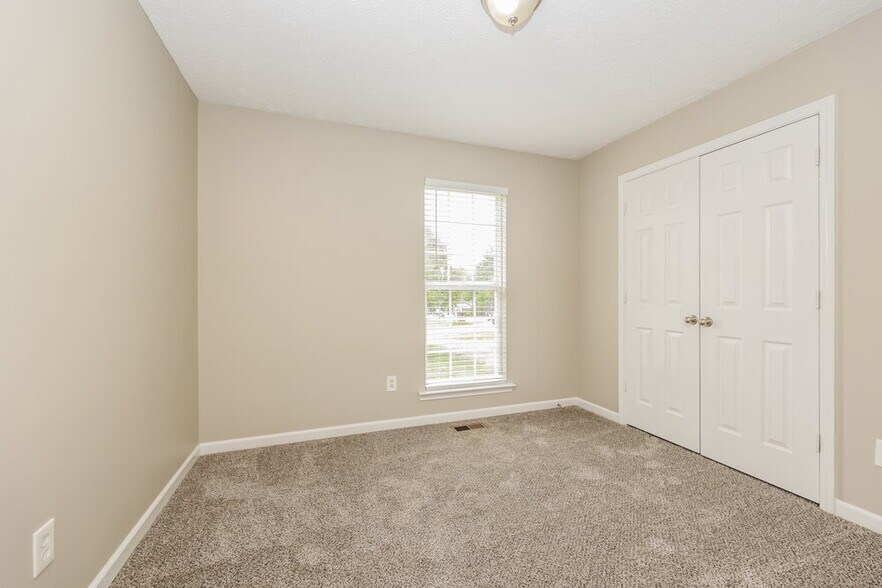 Building Photo - 210 Rapid Waters Ct