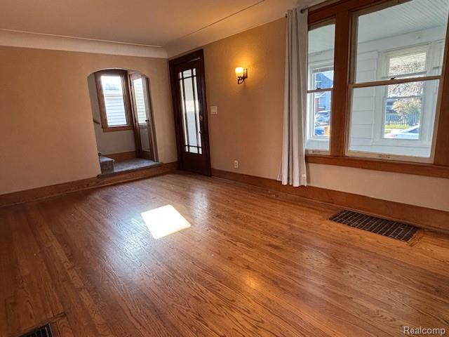 Building Photo - 901 Longfellow Ave