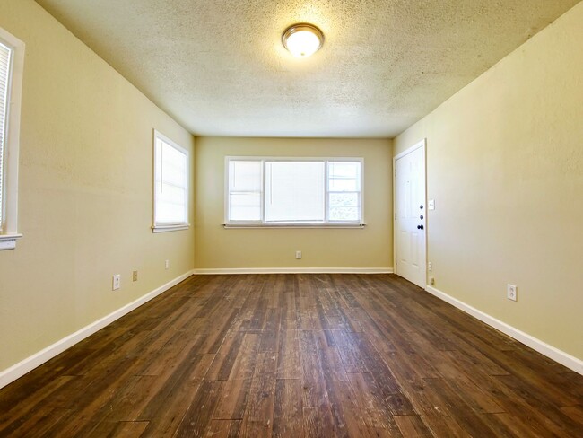 Building Photo - Cozy 3 Bedroom Home in East Lubbock