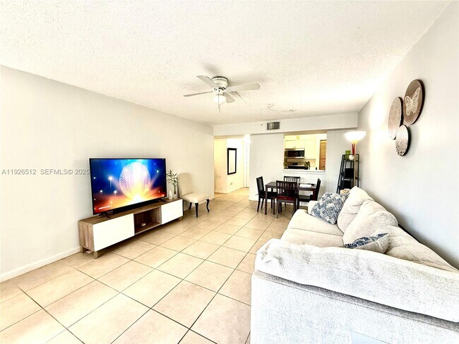 Building Photo - 1341 SE 3rd Ave