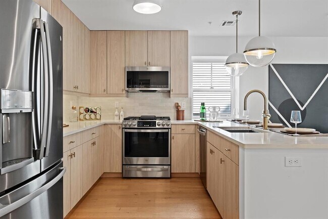 Building Photo - 525 AVENUE E