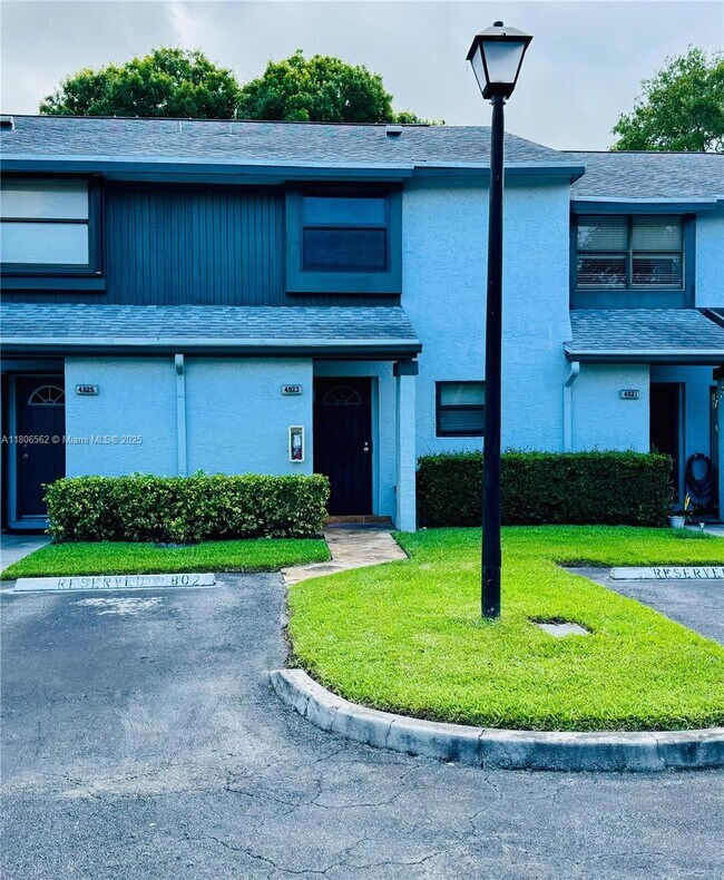 Primary Photo - 4923 NW 82nd Ave