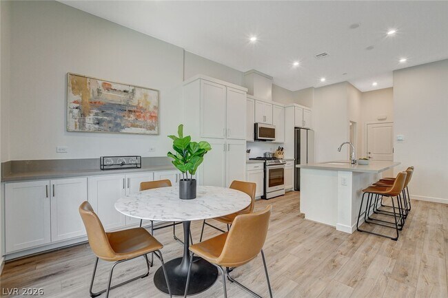 Building Photo - 3354 Via Strada St