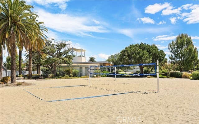 Building Photo - 166 Novel