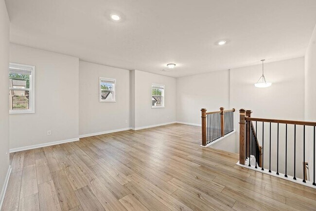 Building Photo - 4229 Brookmont Wy