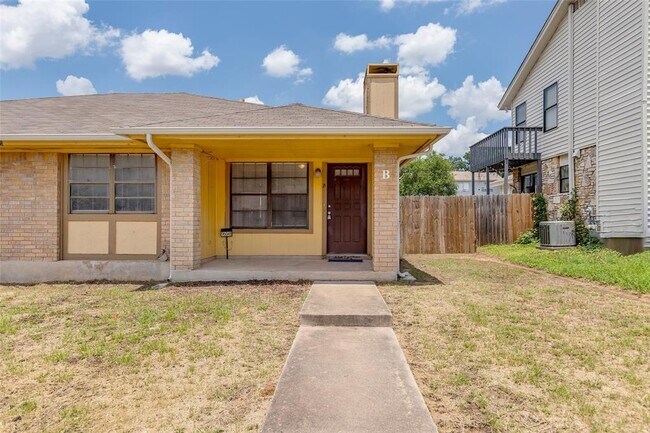 Building Photo - 9604 Night Star Dr