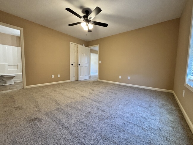 Building Photo - 546 Carter Ln