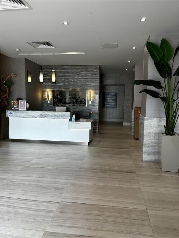 Building Photo - 2301 S Ocean Dr