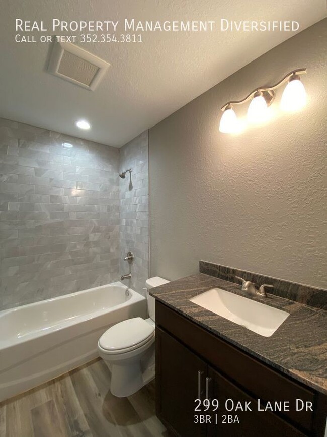 Building Photo - 299 Oak Ln Dr