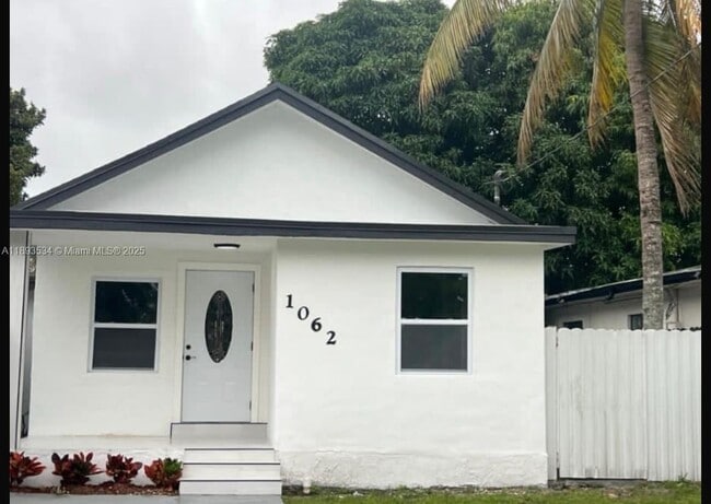Primary Photo - 1062 NW 25th St