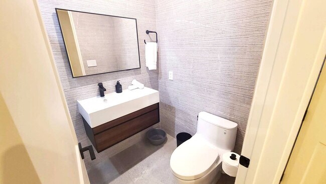 Building Photo - 4312 NE 22nd Ave