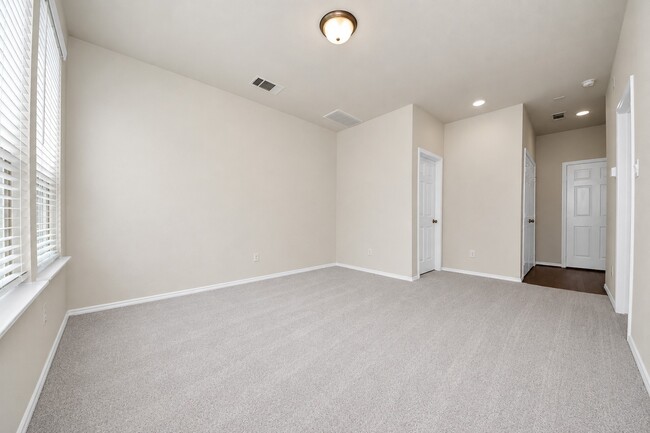 Building Photo - 3111 Dakota Falls Dr