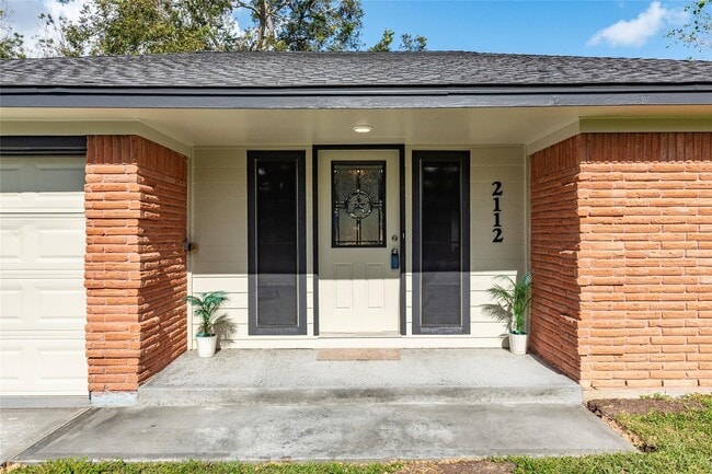 Primary Photo - 2112 Sierra Dr
