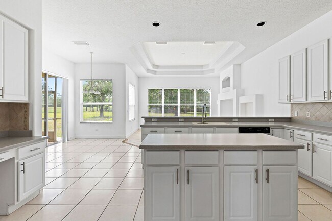 Building Photo - Gorgeous 3 Bedroom Home in Prestigious LPGA!